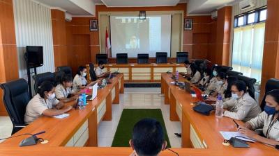 Sosialisasi Pemeriksaan Payudara Sendiri (SADARI) dan penyuluhan tentang perilaku hidup sehat/perilaku CERDIK
